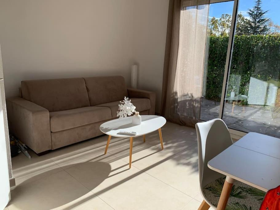 Maisonnette Dans Belle Residence Saint-Vallier-de-Thiey Esterno foto