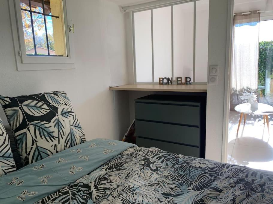Maisonnette Dans Belle Residence Saint-Vallier-de-Thiey Esterno foto